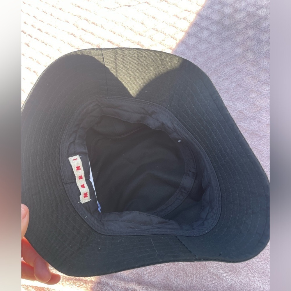 NWOT MARNI
Kids Embellished Bucket Hat in Cotton, in Size 2 or 8-10 years old - Picture 6 of 8